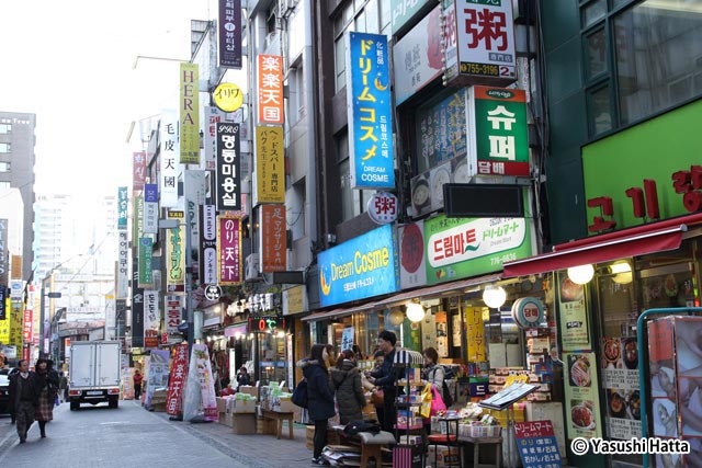 ソウルを代表する繁華街の明洞。日本語の看板もたくさん見える