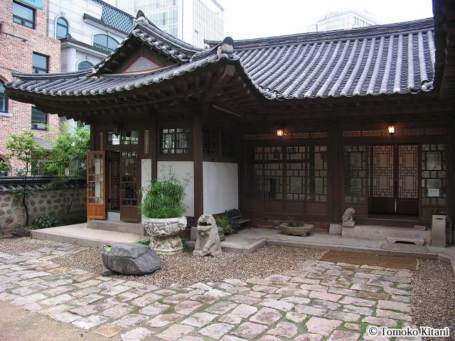 仁寺洞の邸宅レストラン「閔家茶軒」