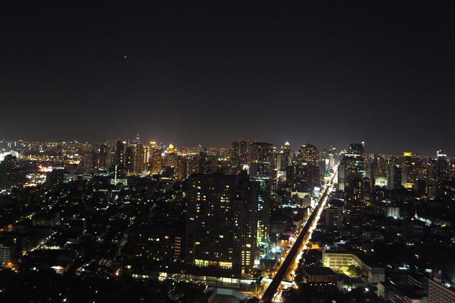 バンコク市内の夜景を楽しめます