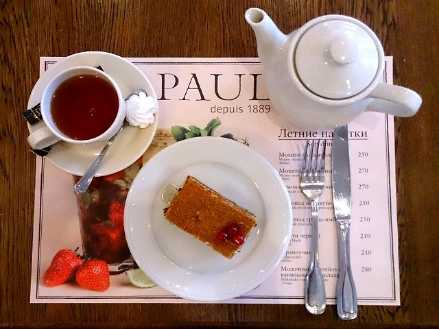 ロシア伝統菓子「蜂蜜ケーキ」を提供するフランスの老舗ポール