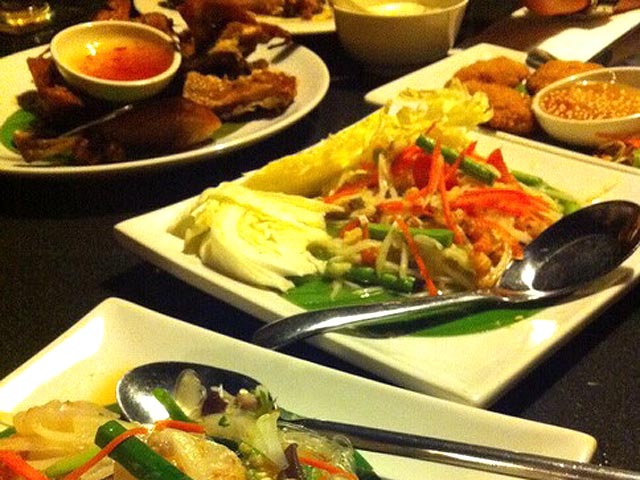 北部タイ料理から東北料理など種類の多いメニュー