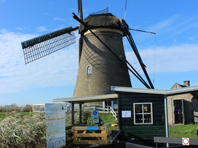 昔ながらのオランダの風景を訪ねて 世界遺産 キンデルダイク の風車群 成功する留学