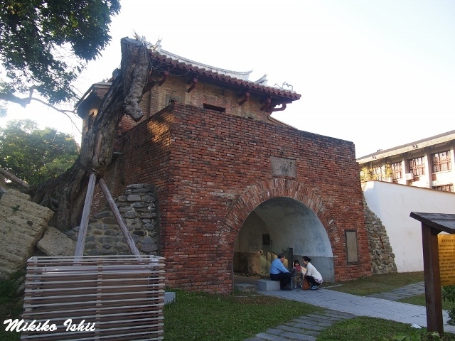 移設された台南の小東門